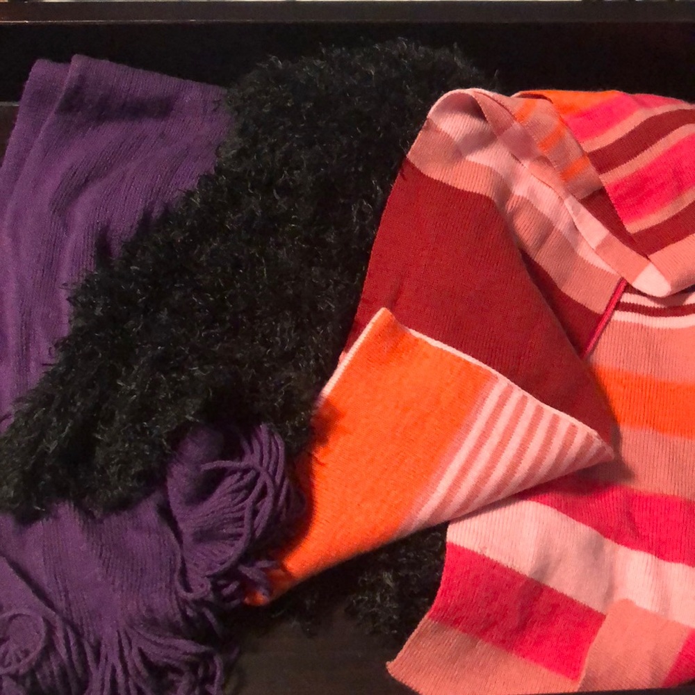Pack of soft scarves.